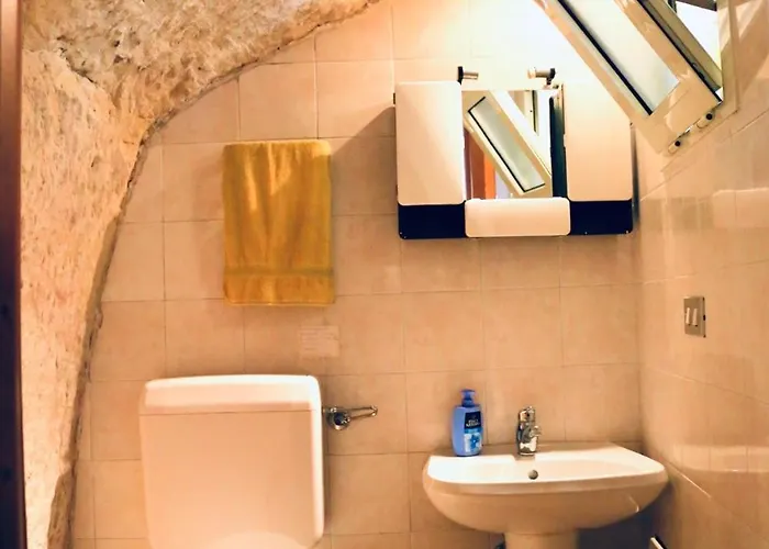 La Casa Nella Roccia *